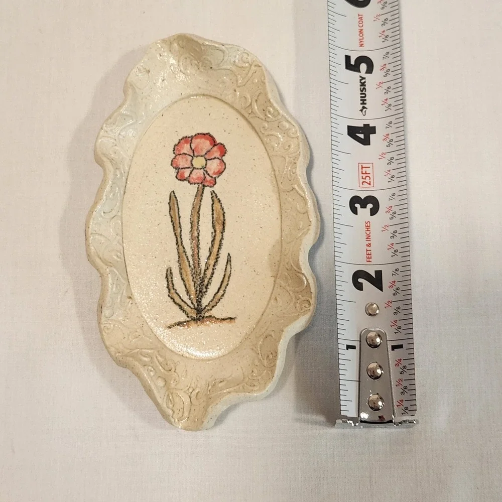 Studio Pottery AG Signed Ceramic Trinket Dish Pink Flower‎ Scalloped Cream 5
